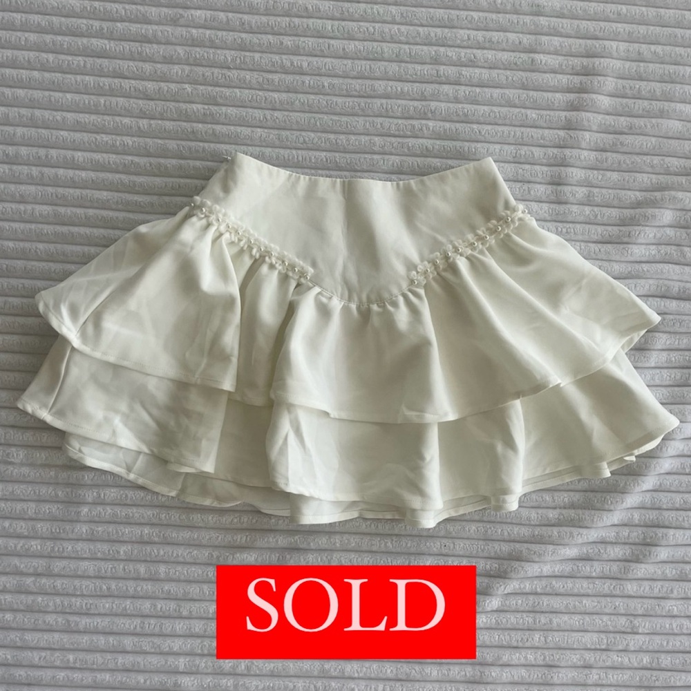 White Ruffle Skirt / Skort